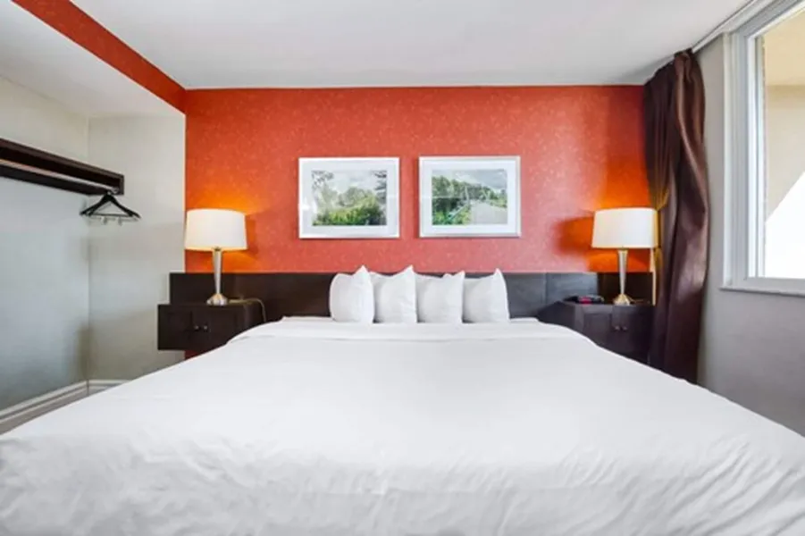 Town Inn Suites Hotel hotel detail image 6