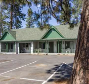 Green Gables Motel & Suites hotel detail image 5