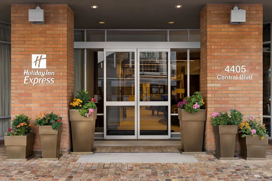 Holiday Inn Express Vancouver-Metrotown (Burnaby) by IHG hotel detail image 2