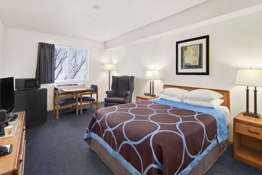 Super 8 by Wyndham Swift Current hotel detail image 6