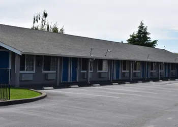 Country Inn hotel thumbnail 3