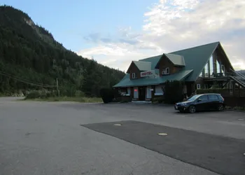 Jade Mountain Motel hotel thumbnail 3