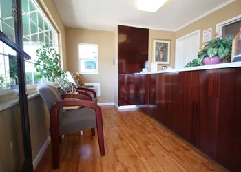 Redwood Inn hotel thumbnail 5