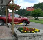Deep River Motel hotel detail image 4