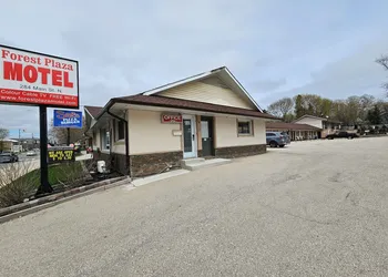 Forest Plaza Motel hotel thumbnail 2
