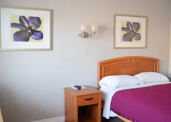 Lundy's Motel hotel thumbnail 8