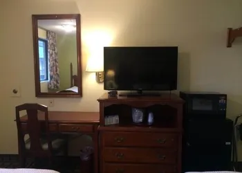 Hospitality Inn - Buffalo Airport hotel thumbnail 8