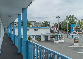 Castaway Motel hotel thumbnail 5