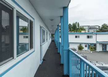 Castaway Motel hotel thumbnail 7