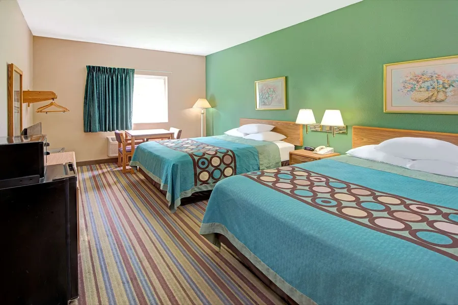 Super 8 by Wyndham Pontoon Beach IL/St. Louis MO Area hotel detail image 6