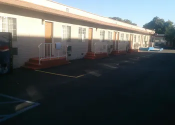 Budget Inn hotel thumbnail 3