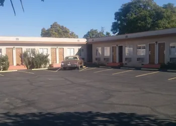Budget Inn hotel thumbnail 6