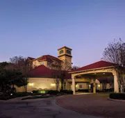 La Quinta Inn & Suites by Wyndham Austin Southwest hotel detail image 3