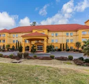 La Quinta Inn & Suites by Wyndham Fultondale Birmingham N hotel detail image 3