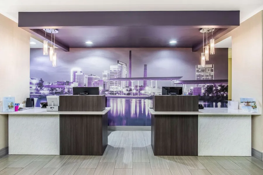 La Quinta Inn & Suites by Wyndham Fultondale Birmingham N hotel detail image 6