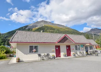 Trailhead Lodging hotel thumbnail 4