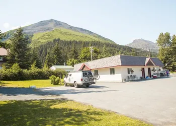 Trailhead Lodging hotel thumbnail 6