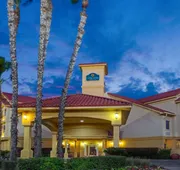 La Quinta Inn & Suites by Wyndham Tucson Airport hotel detail image 3