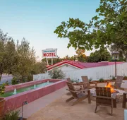 Farmhouse Paso hotel detail image 4