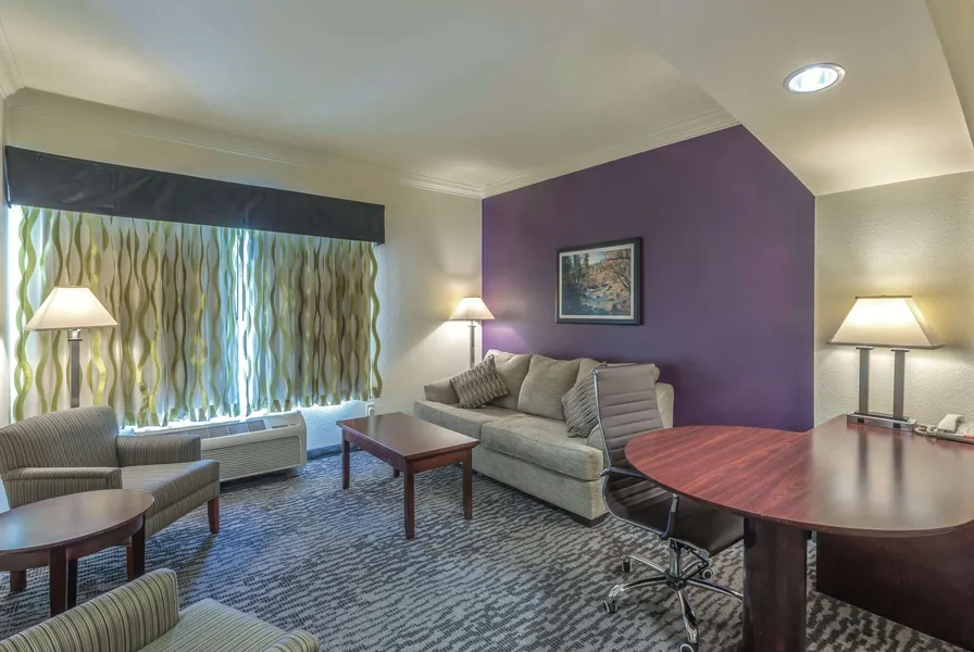 La Quinta Inn & Suites by Wyndham Loveland/Estes Park hotel detail image 6
