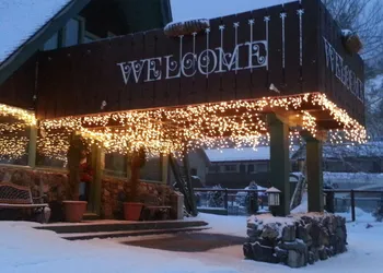 Twin Peaks Lodge & Hot Springs hotel thumbnail 3