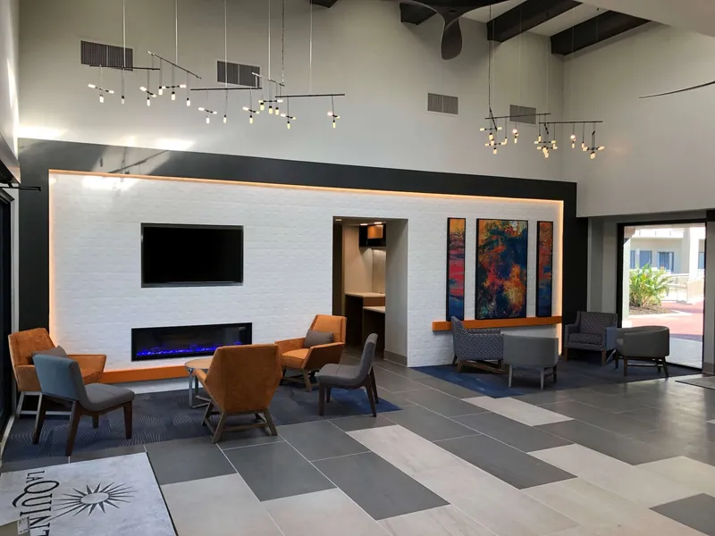 La Quinta Inn & Suites by Wyndham Ft. Myers-Sanibel Gateway hotel detail image 6