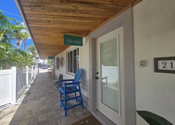 Palm Tree Villas hotel thumbnail 8