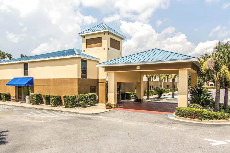 Econo Lodge Darien hotel detail image 2