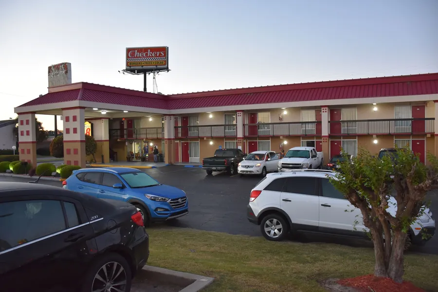Super 8 by Wyndham Tifton hotel detail image 2