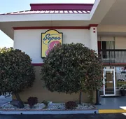 Super 8 by Wyndham Tifton hotel detail image 4