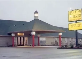 Pine View Resort hotel thumbnail 4