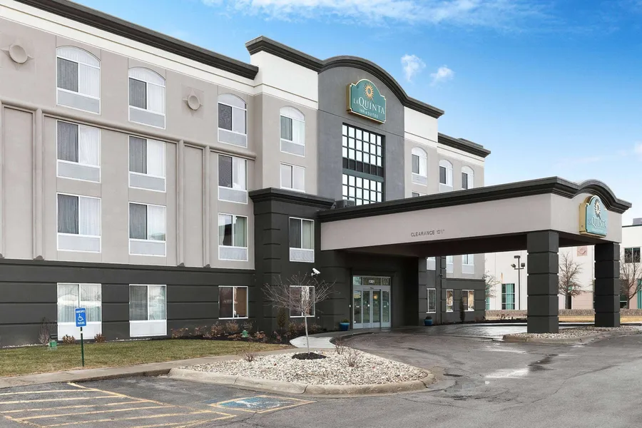 La Quinta Inn & Suites by Wyndham Omaha Airport Downtown hotel detail image 2