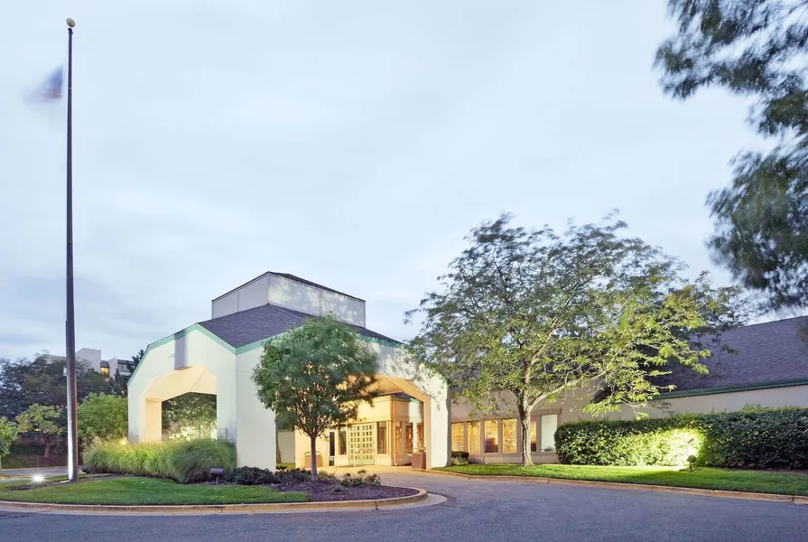 La Quinta by Wyndham Overland Park hotel detail image 2