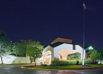 La Quinta by Wyndham Overland Park hotel thumbnail 3