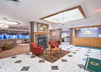 La Quinta by Wyndham Overland Park hotel thumbnail 5