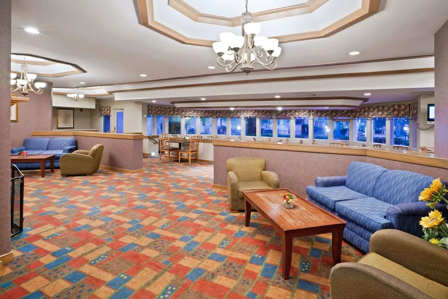 La Quinta by Wyndham Overland Park hotel detail image 6