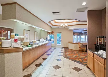 La Quinta by Wyndham Overland Park hotel thumbnail 8