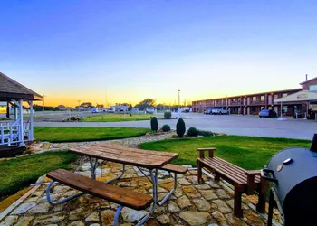 Kansas Country Inn hotel thumbnail 2