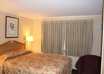 Elm Motel hotel thumbnail 7