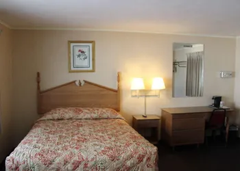 Elm Motel hotel thumbnail 8