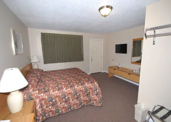 Wayside Motel hotel thumbnail 6