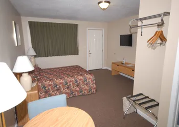 Wayside Motel hotel thumbnail 8