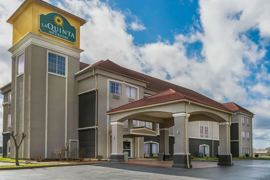La Quinta Inn & Suites by Wyndham Canton MS hotel detail image 2