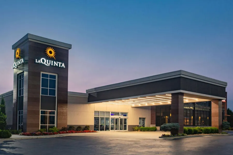 La Quinta Inn & Suites by Wyndham Joplin hotel detail image 2