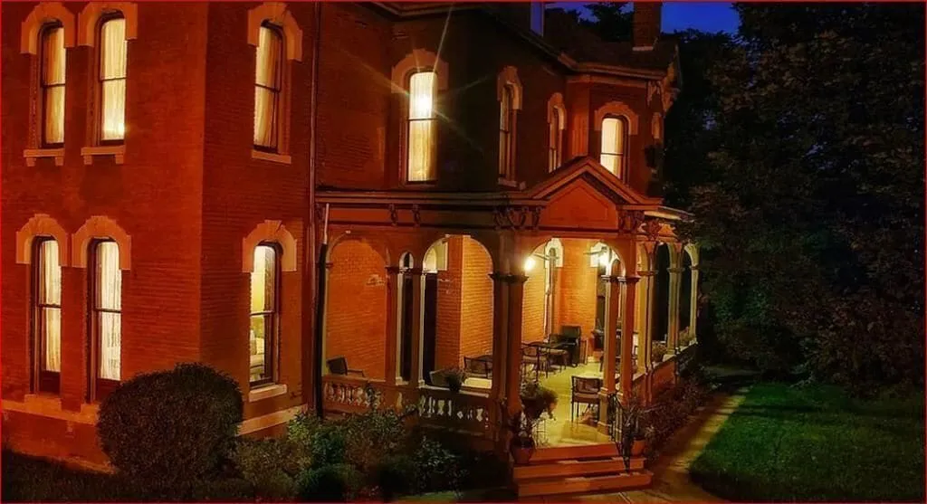Whiskey Mansion hotel detail image 2