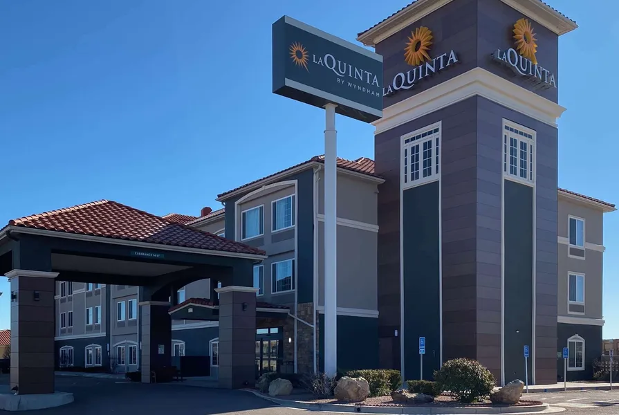 La Quinta Inn & Suites by Wyndham Gallup hotel detail image 2