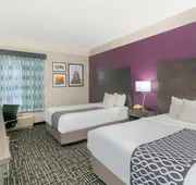 La Quinta Inn & Suites by Wyndham Latham Albany Airport hotel detail image 7