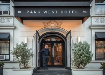 Park West Hotel (CLOSED) hotel thumbnail 4