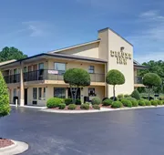 Deluxe Inn Fayetteville - I-95 Exit 49 hotel detail image 4