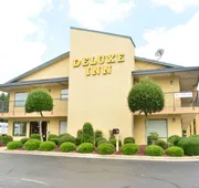 Deluxe Inn Fayetteville - I-95 Exit 49 hotel detail image 5